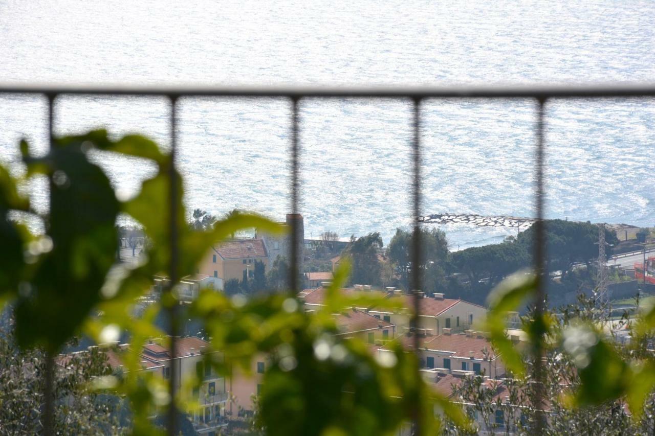 La Torretta Villa Imperia Bagian luar foto