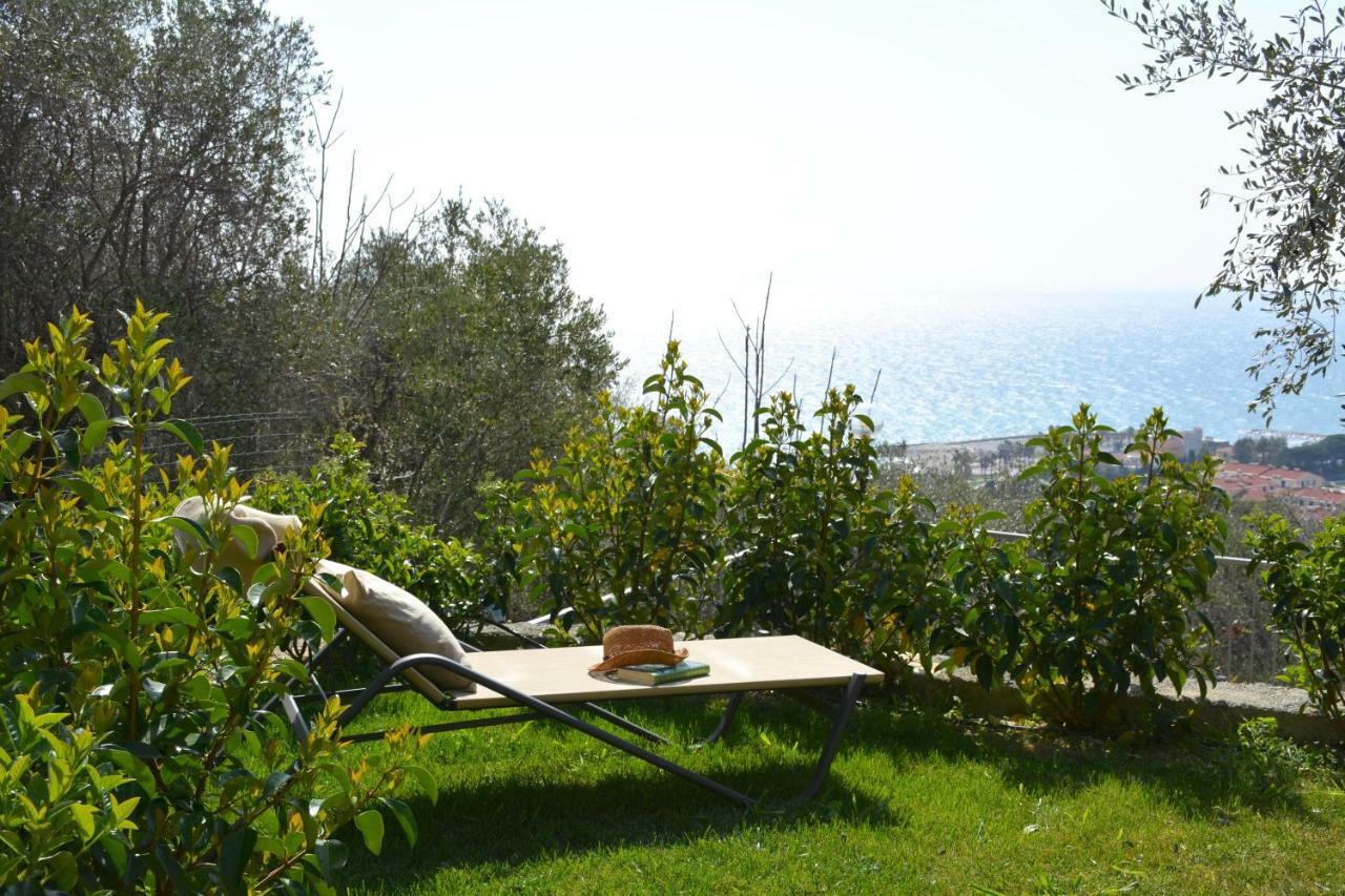 La Torretta Villa Imperia Bagian luar foto